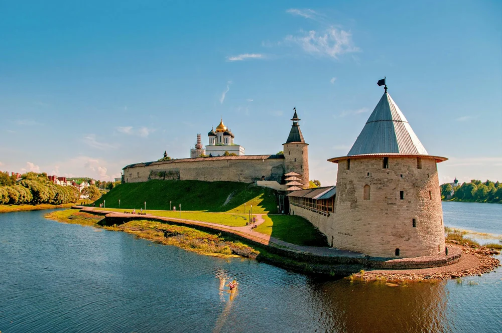 Россия — земля наших отцов.